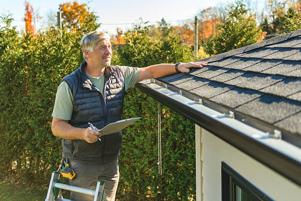 Professional Roof Replacement technician working in Ford City, CA